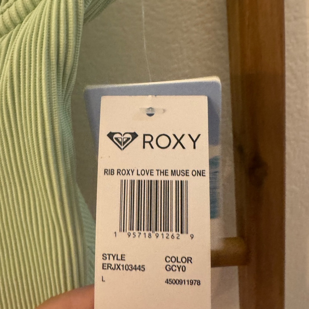 NWT Roxy Light Green Ribbed Swimsuit Poolside Ready! Vibrant Summer Color - Picture 4 of 8